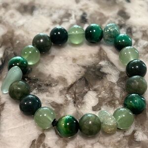 Hand Crafted Green Tiger Eye, Southern Jade & Stone Chip Stretch Bracelet